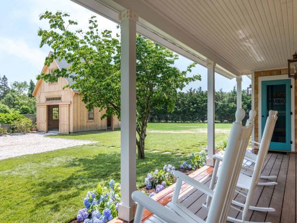 Cape Cod Home 994563