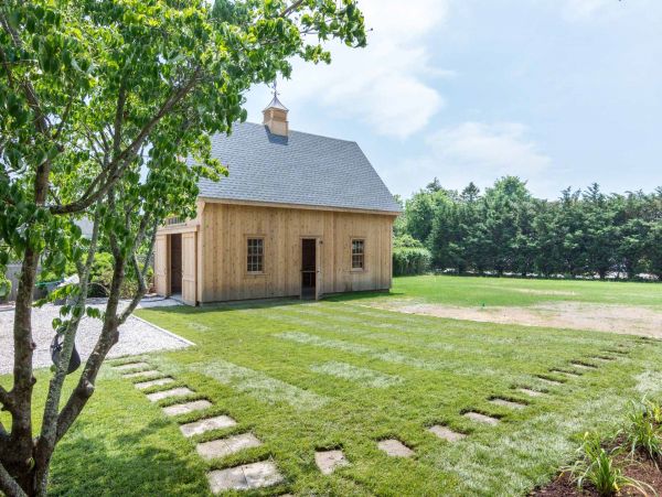 Cape Cod Home 994563