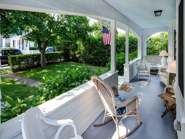 Cape Cod Home 994564