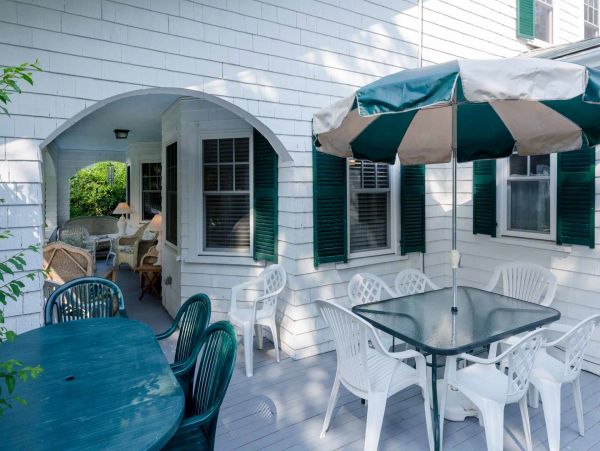 Cape Cod Home 994564