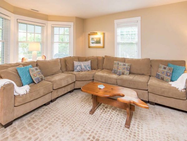 Cape Cod Home 994564