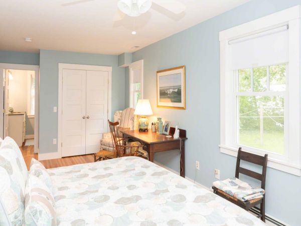 Cape Cod Home 994564