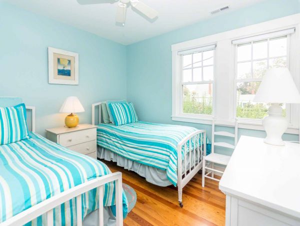 Cape Cod Home 994564