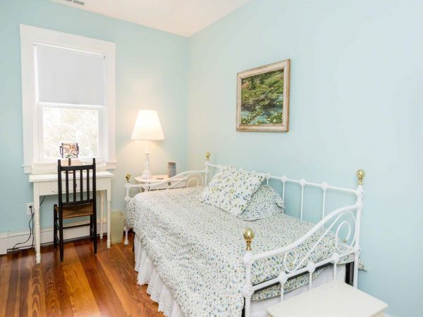 Cape Cod Home 994564