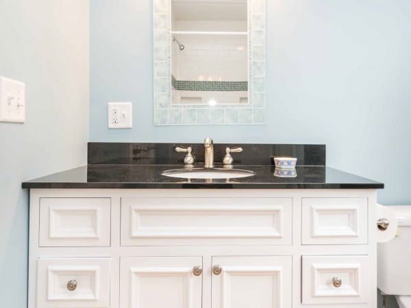 Cape Cod Home 994564