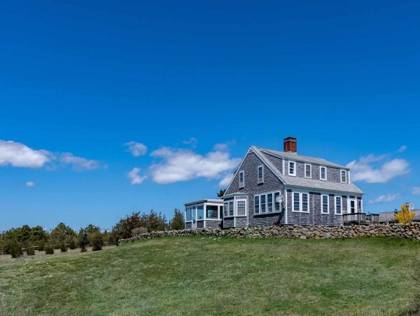 Cape Cod Home 994565