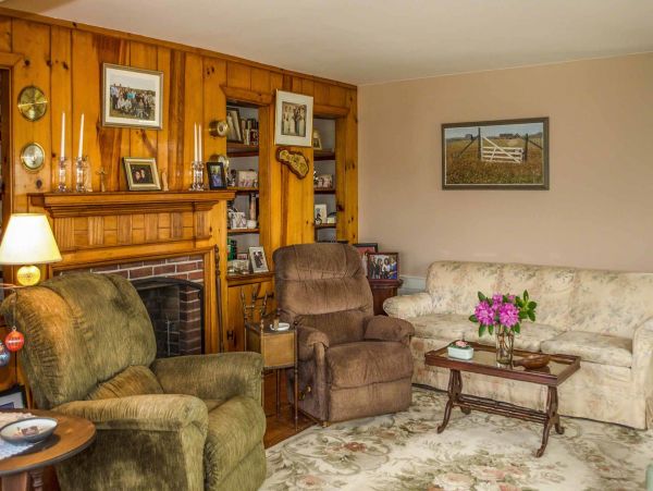 Cape Cod Home 994565