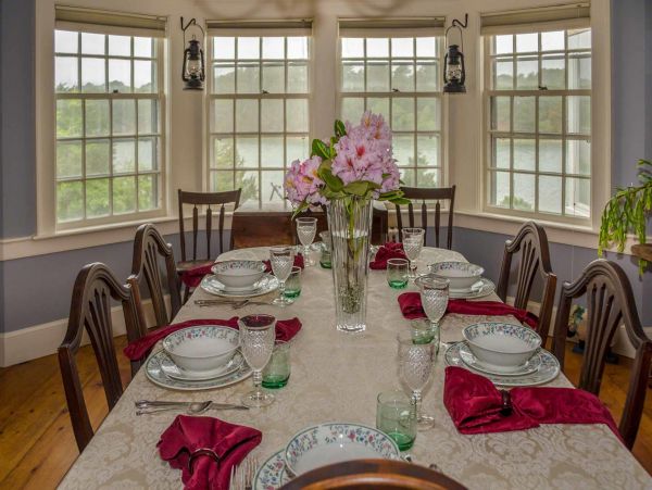 Cape Cod Home 994565