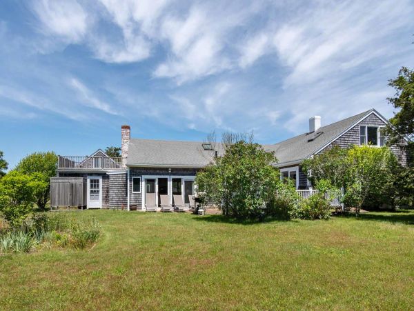 Cape Cod Home 994566