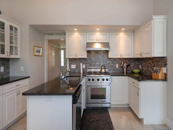 Cape Cod Home 994566