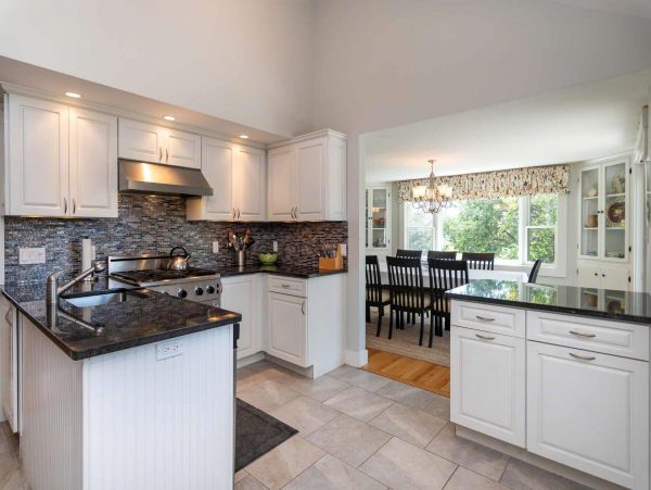 Cape Cod Home 994566