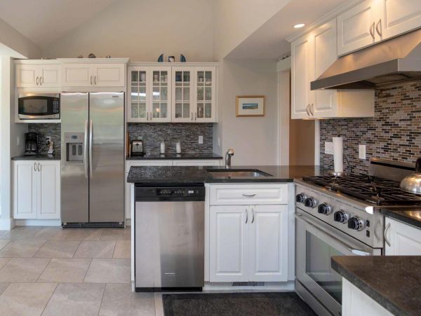 Cape Cod Home 994566