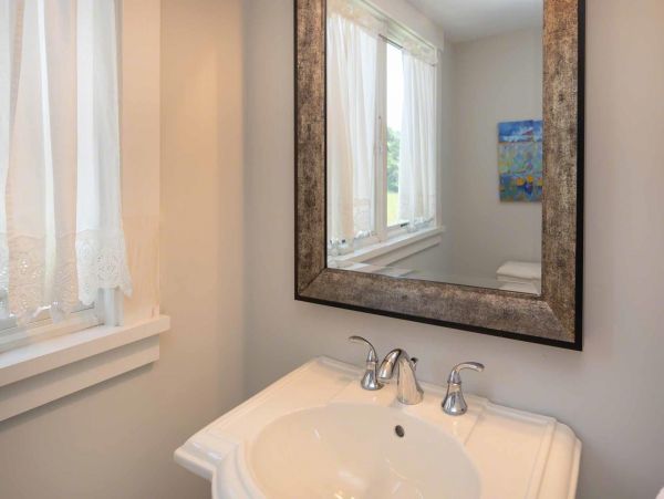 Cape Cod Home 994566