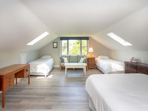 Cape Cod Home 994566