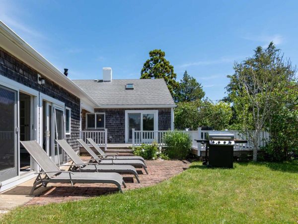 Cape Cod Home 994566