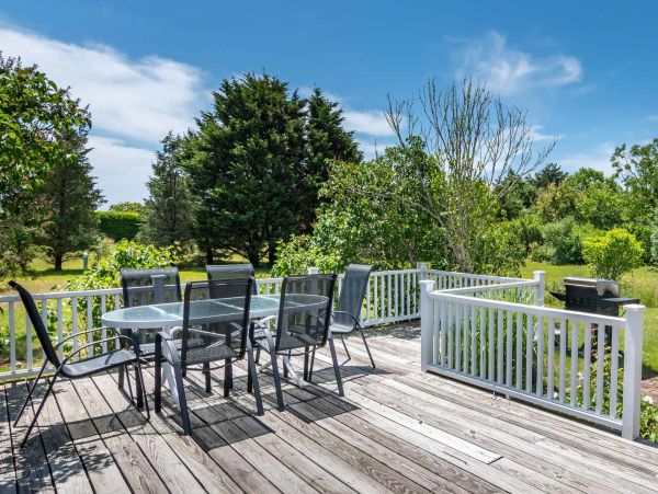 Cape Cod Home 994566
