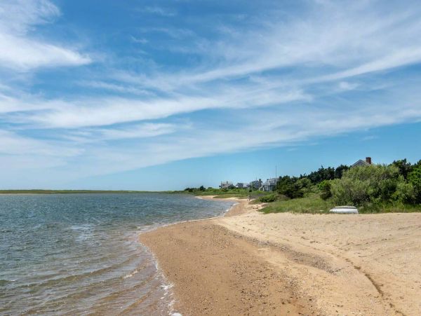Cape Cod Home 994566