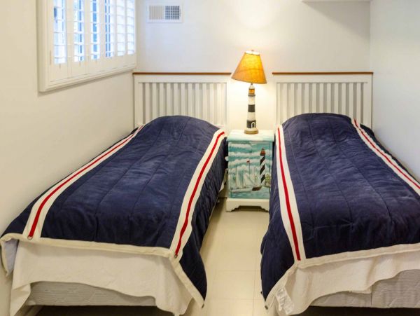 Cape Cod Home 994567