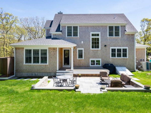 Cape Cod Home 994568