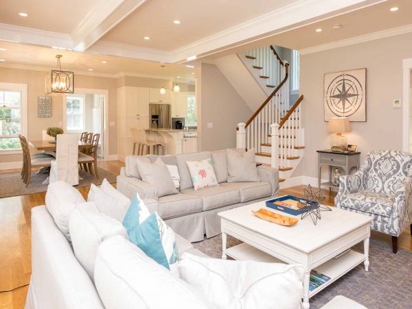Cape Cod Home 994568