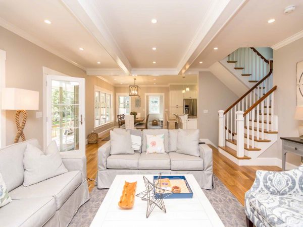 Cape Cod Home 994568