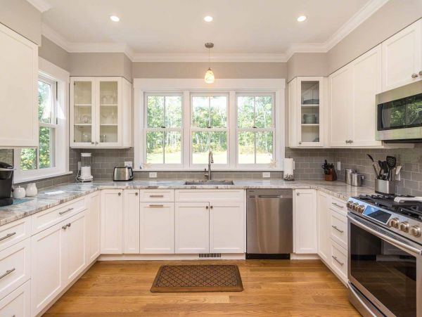 Cape Cod Home 994568