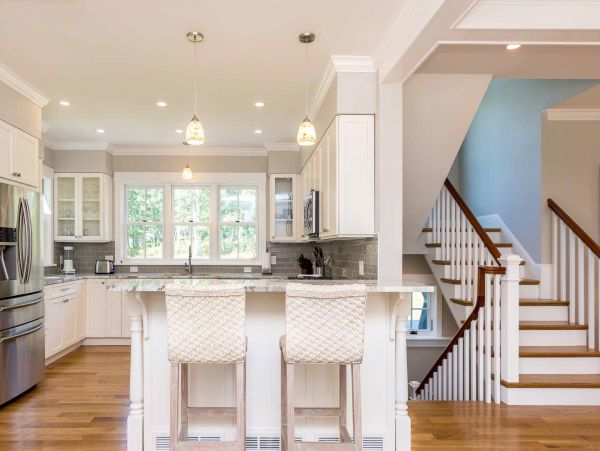 Cape Cod Home 994568