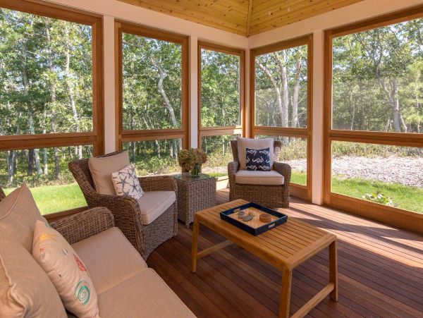 Cape Cod Home 994568