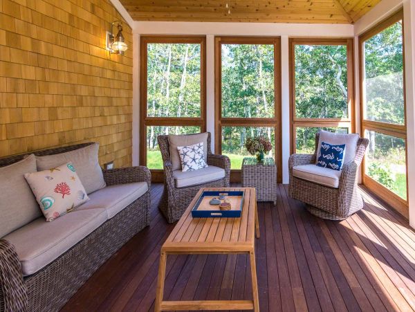 Cape Cod Home 994568