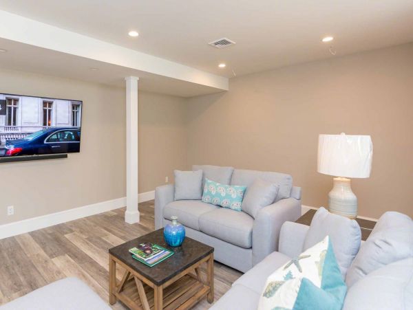 Cape Cod Home 994568