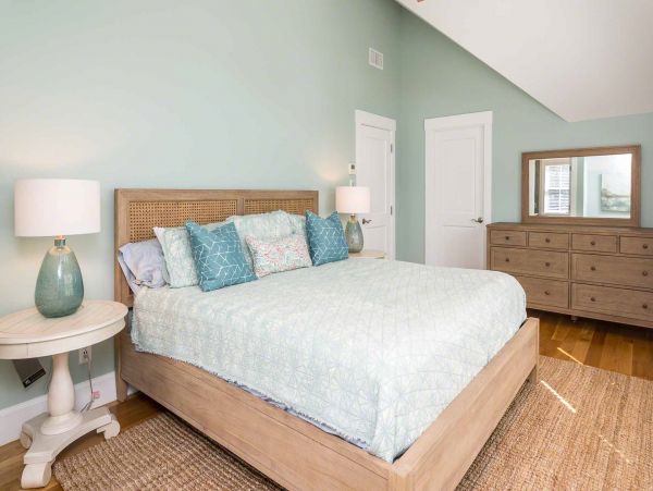Cape Cod Home 994568