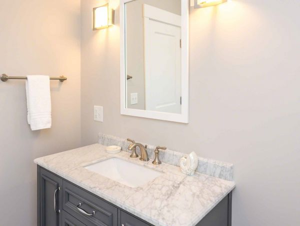 Cape Cod Home 994568