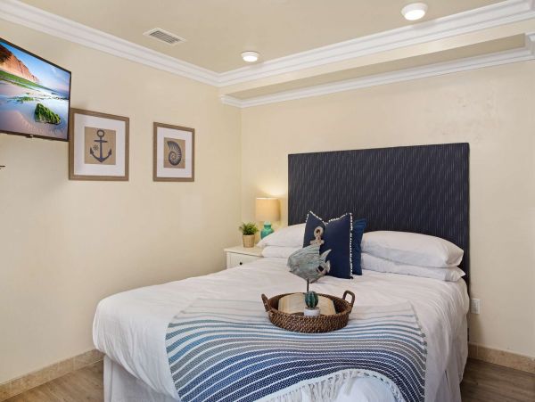 Beachfront Oceanside Luxury Vacation Accommodation