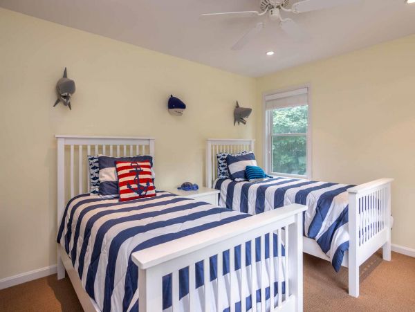 Cape Cod Home 994570