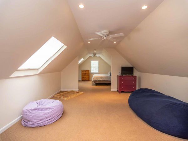 Cape Cod Home 994570