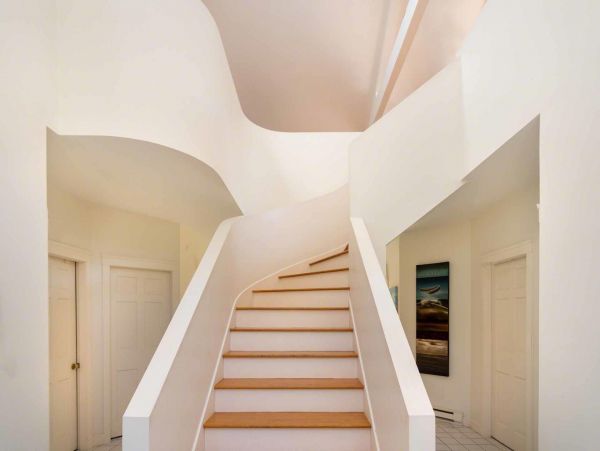 Cape Cod Home 994571