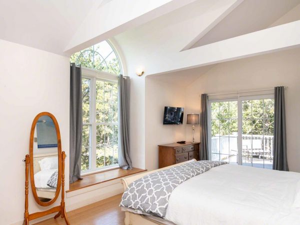 Cape Cod Home 994571