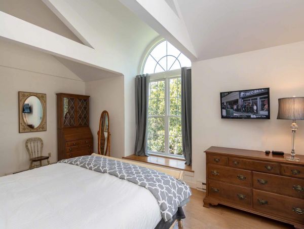 Cape Cod Home 994571