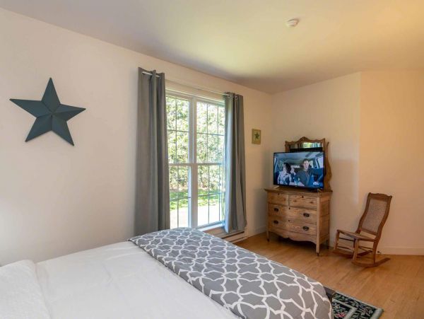 Cape Cod Home 994571