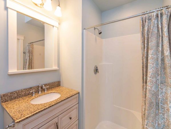 Cape Cod Home 994573