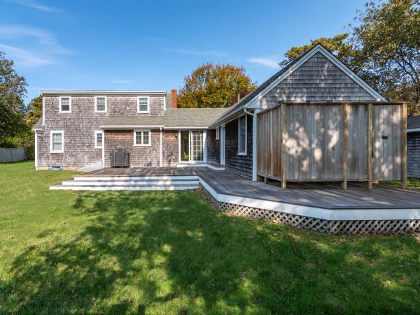 Cape Cod Home 994573