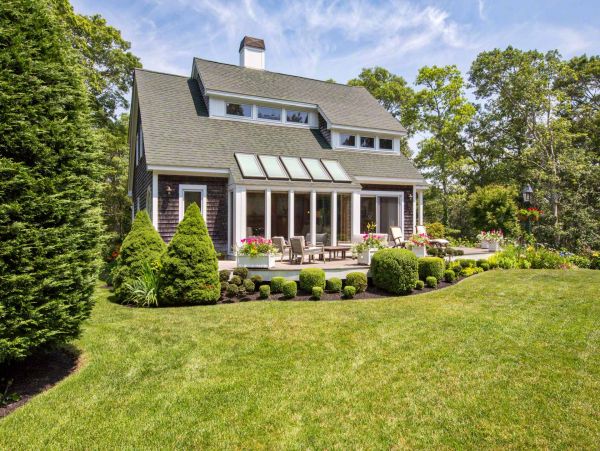 Cape Cod Home 994574