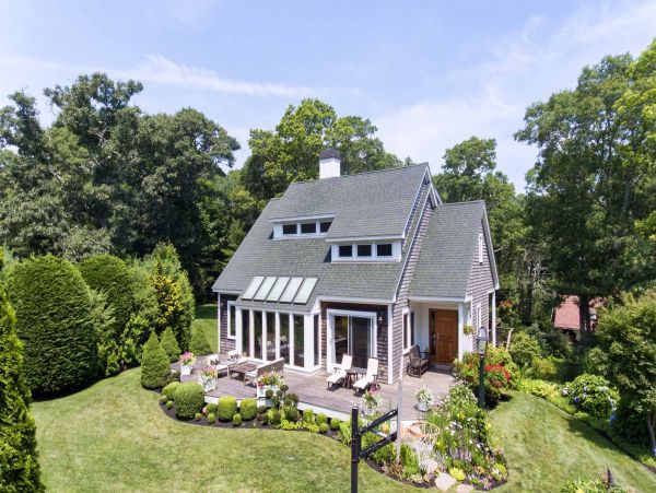 Cape Cod Home 994574
