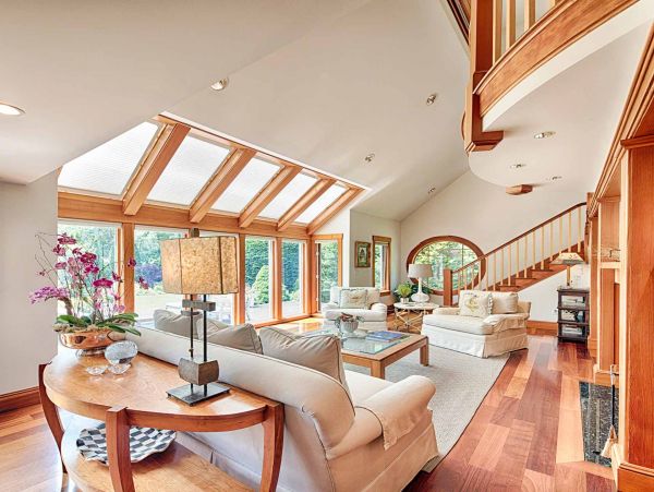 Cape Cod Home 994574