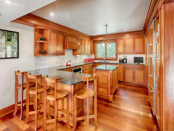 Cape Cod Home 994574