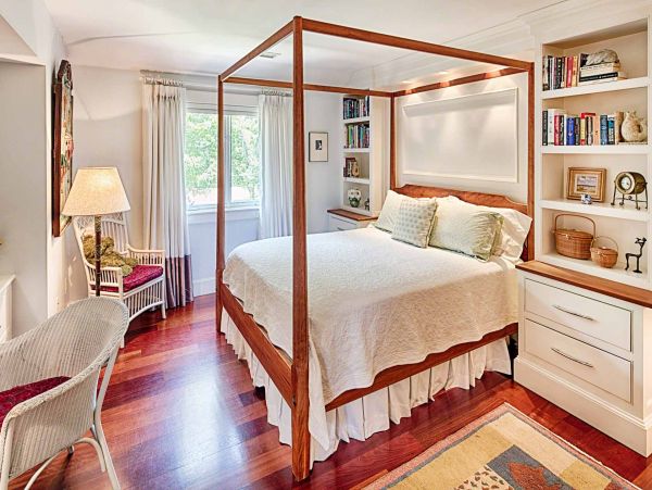 Cape Cod Home 994574