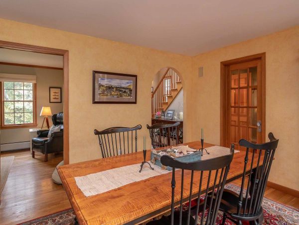 Cape Cod Home 994577