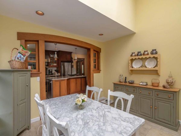 Cape Cod Home 994577