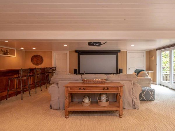 Cape Cod Home 994577