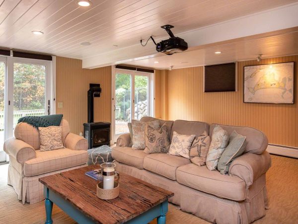 Cape Cod Home 994577